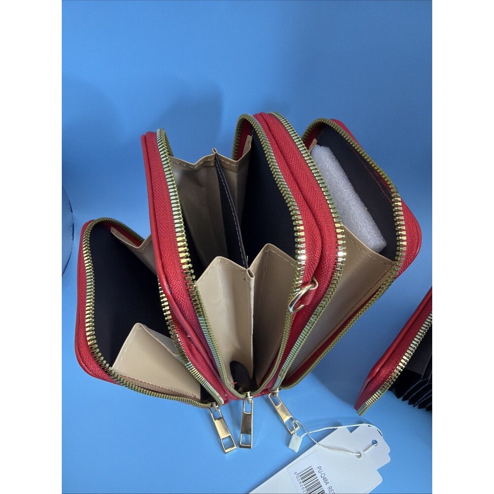 Red Vegan crossbody purse With CC Piece, Very Soft And Well Made - Picture 4 of 5
